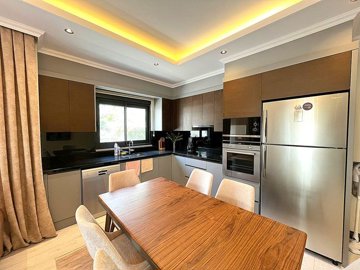 Exquisite Fully Furnished Kargicak Apartment For Sale - Gorgeous fully equipped kitchen