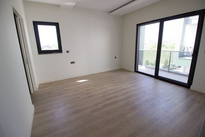 Image No.13-3 Bed Apartment for sale