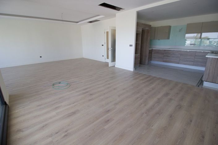 Image No.8-3 Bed Apartment for sale