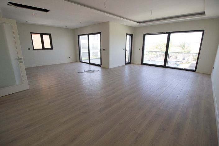 Image No.9-3 Bed Apartment for sale