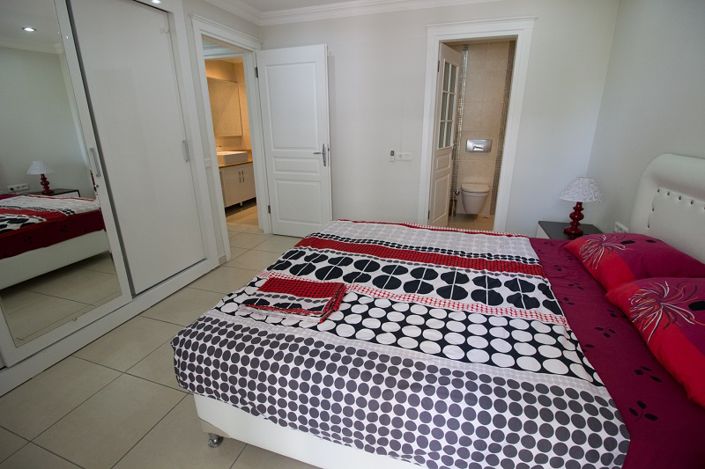 Image No.13-2 Bed Apartment for sale