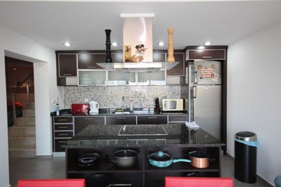 Luxury Side Villa - Peaceful Location - Modern kitchen