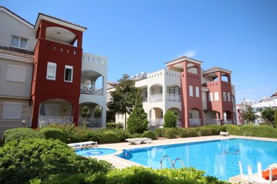 New Traditional Side Apartment - Large pool and separate children's pool