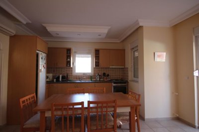 New Traditional Side Apartment - Fully fitted modern kitchen