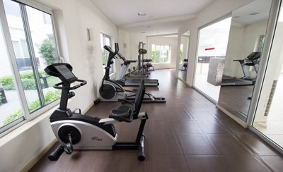 Modern 2-Bed Side Garden Apartment - Gym