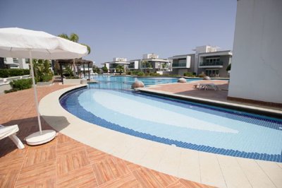 Luxury 2-Bed Side Apartment - Large children's pool