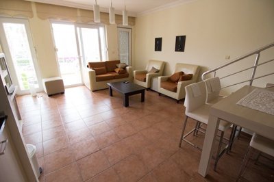 Duplex Side Apartment - Central Location - Lounge