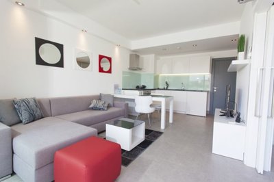 Luxury Side Apartments - Desirable Complex - Modern fitted kitchens