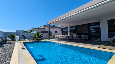 Smart-Home Villa For Sale in Antalya - Enticing private pool