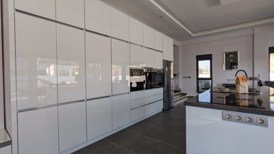 Smart-Home Villa For Sale in Antalya - A stylish American kitchen