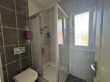 A charming Dalyan Private Villa For Sale With Pool - Family bathroom