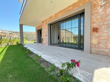 A Beautiful Duplex Villa In Bodrum For Sale - Very spacious shady terrace