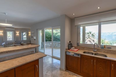 Secluded Dalaman Property For Sale - Large kitchen with breakfast bar
