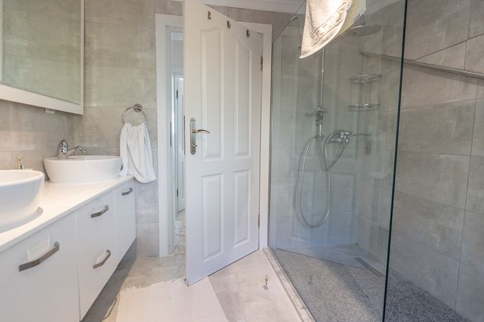 Image No.17-2 Bed Apartment for sale