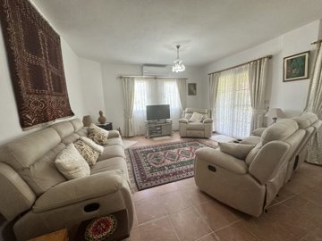 A Traditional Country House For Sale In Turkey - Fully furnished lounge
