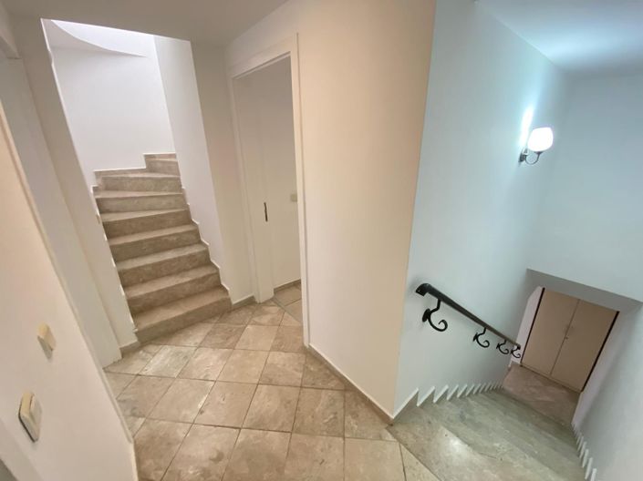 Image No.20-3 Bed Villa for sale