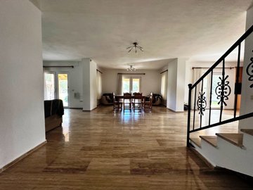 A Serene Private Dalyan House For Sale With A Large Pool - Huge living space with a central staircase
