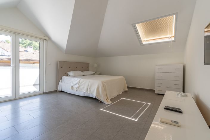 Image No.17-3 Bed Apartment for sale