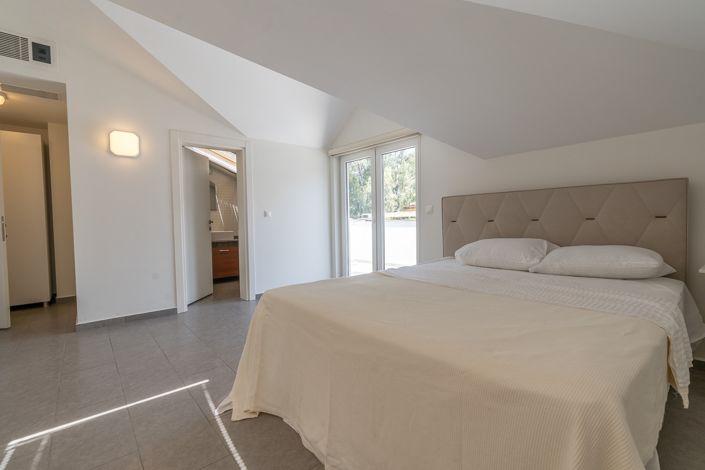 Image No.18-3 Bed Apartment for sale