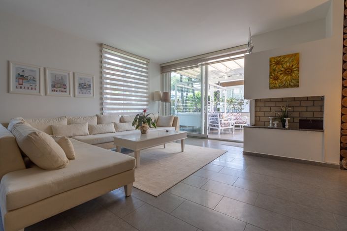 Image No.8-3 Bed Apartment for sale