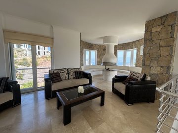 Exquisite  Villa For Sale With Sea Views Near Bodrum - Lounge area with exterior access