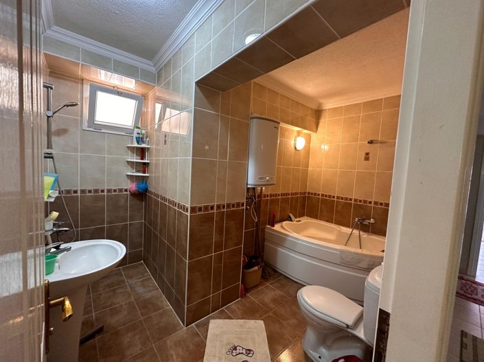 Image No.16-2 Bed Apartment for sale
