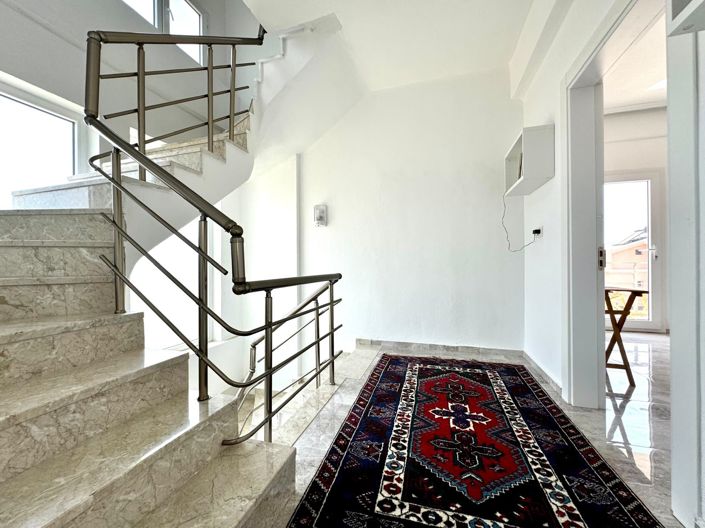 Image No.10-3 Bed Villa for sale