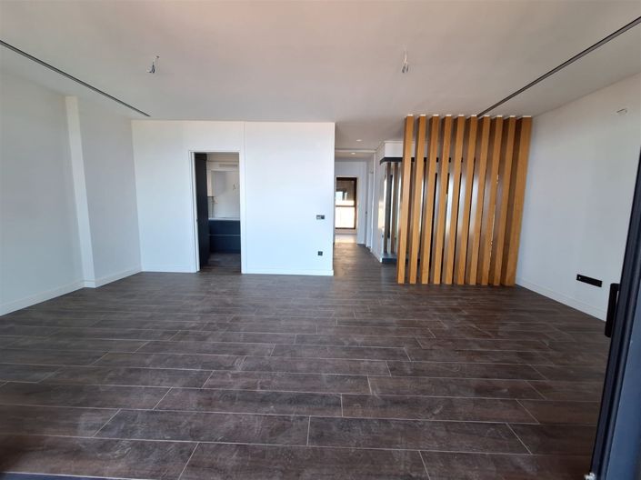 Image No.6-3 Bed Apartment for sale