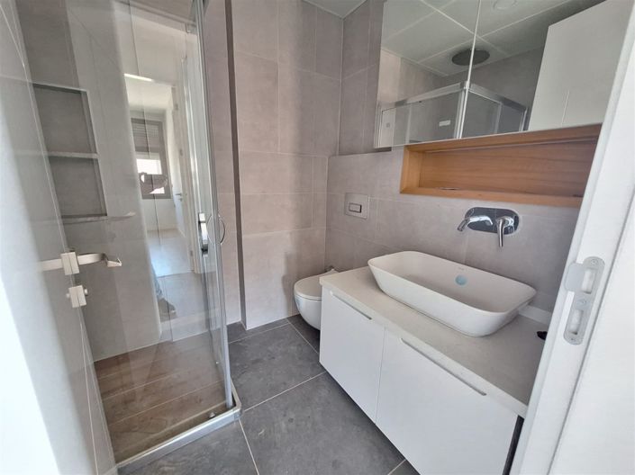 Image No.9-3 Bed Apartment for sale