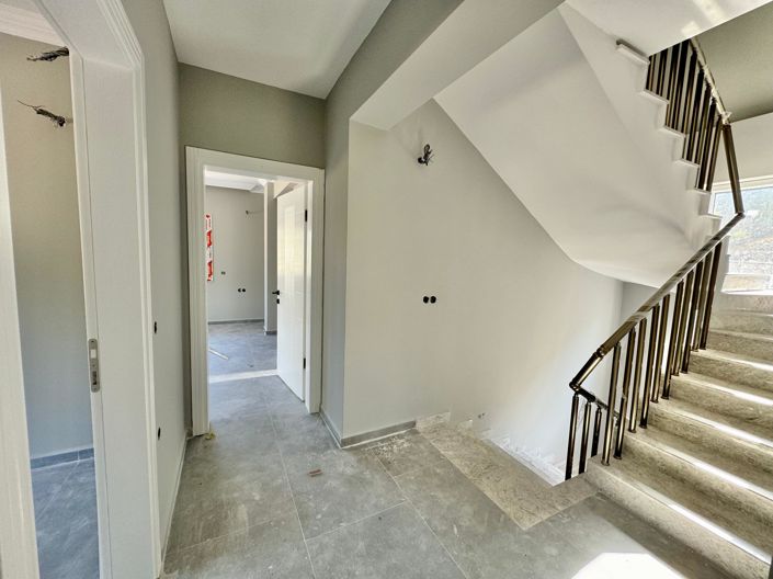 Image No.6-5 Bed Villa for sale