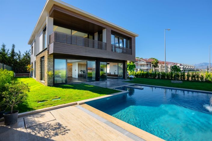 Image No.1-4 Bed Villa for sale