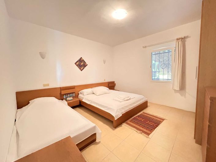 Image No.18-4 Bed Apartment for sale