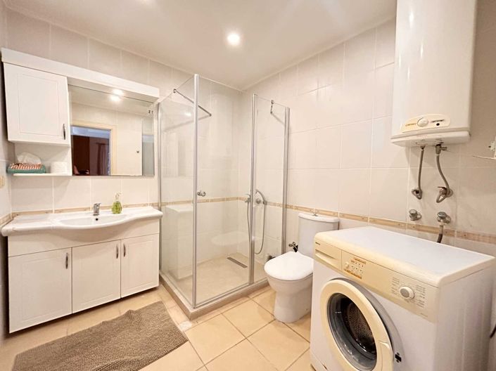 Image No.20-4 Bed Apartment for sale