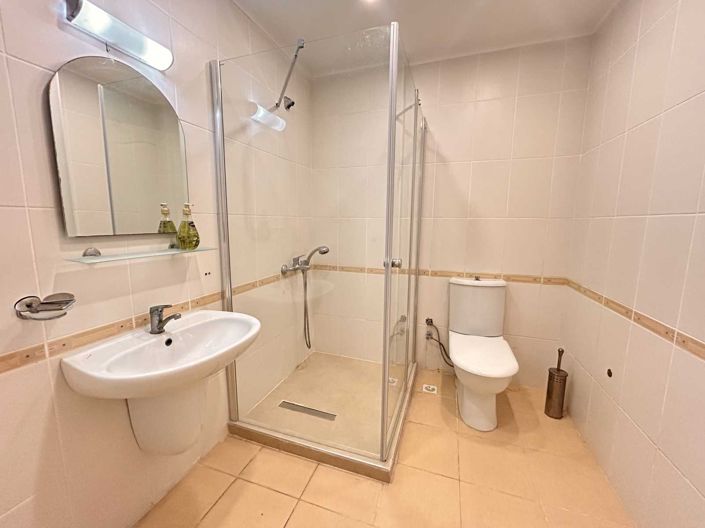 Image No.21-4 Bed Apartment for sale