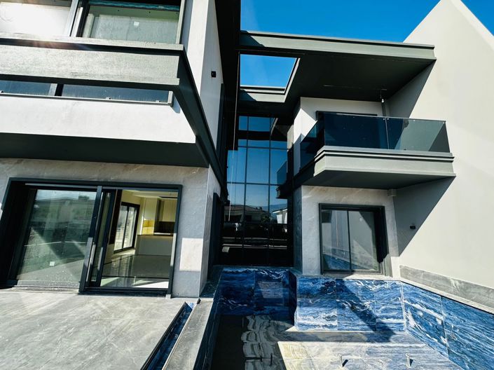 Image No.2-Villa de 4 chambres à vendre à Kusadasi