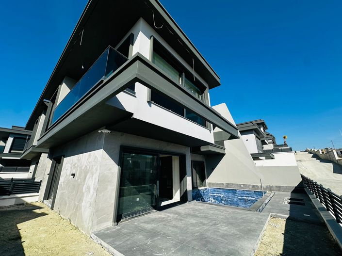 Image No.3-Villa de 4 chambres à vendre à Kusadasi