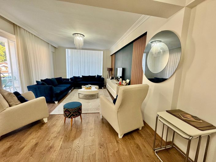 Image No.8-5 Bed Apartment for sale