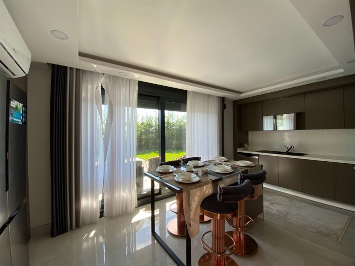 Image No.10-6 Bed Villa for sale