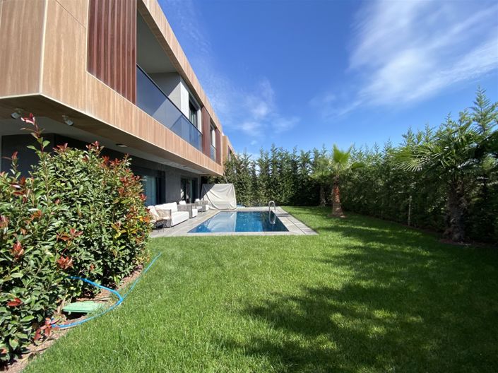 Image No.6-6 Bed Villa for sale