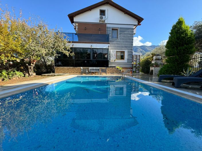 Image No.2-Villa de 4 chambres à vendre à Hisaronu