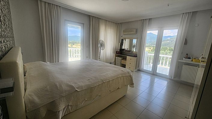 Image No.17-5 Bed Villa for sale