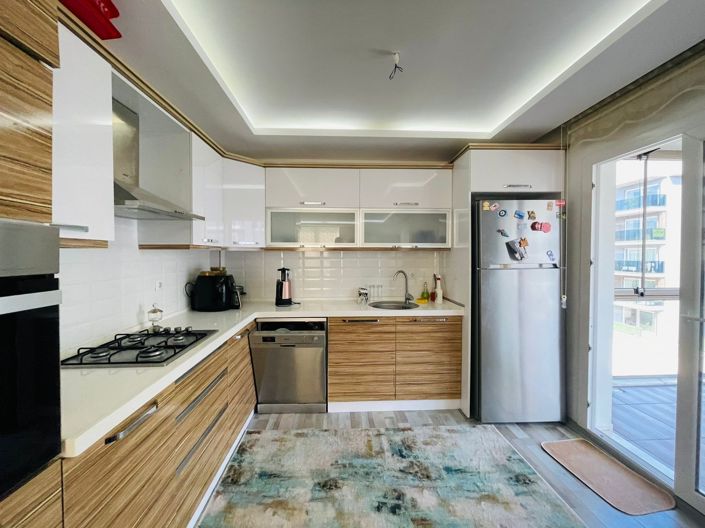 Image No.11-3 Bed Apartment for sale