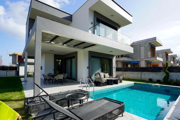 Image No.1-Villa de 3 chambres à vendre à Kusadasi