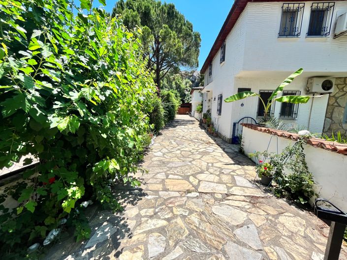 Image No.19-3 Bed Villa for sale