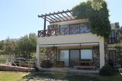 Beautiful Sea-View Apartment For Sale In Bodrum – Apartment with a large balcony