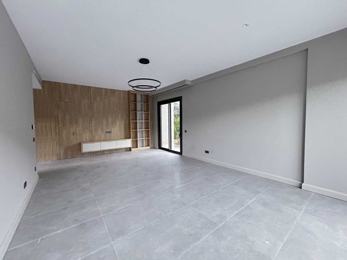 Image No.8-4 Bed Villa for sale