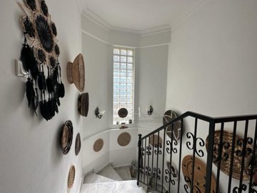 Beautiful Detached Villa In Uzumlu, Fethiye For Sale - Curved marble staircase