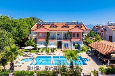 Un hôtel de 12 chambres à vendre à Dalyan