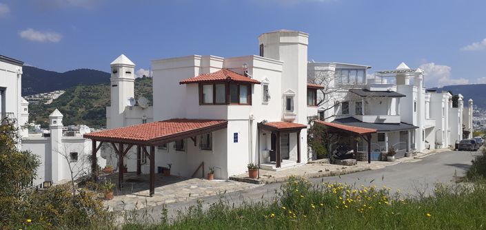 Image No.1-4 Bed Villa for sale