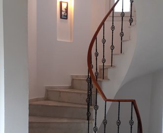 Traditional Bodrum Villa For Sale – Elegant staircase